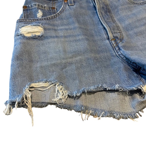 NEW Levi’s 501 High Rise Distressed Denim Shorts Sz 30 - Picture 3 of 16